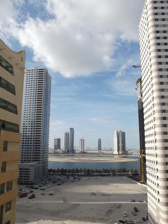 Emirates Palace Hotel Suites Sharjah Eksteriør billede